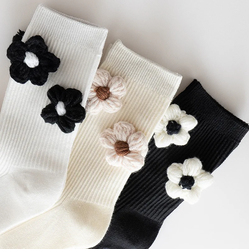 

Wool Knitted Flowers Ins Tide Double Needle Socks Female Age Reduction Fashion Sweet and Cute All-match Medium Tube Socks
