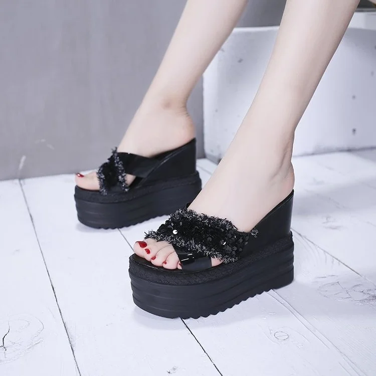 

Женские летние шлепанцы на танкетке, привлекательные туфли на платформе с открытым носком и каблуком, модель 2023 года