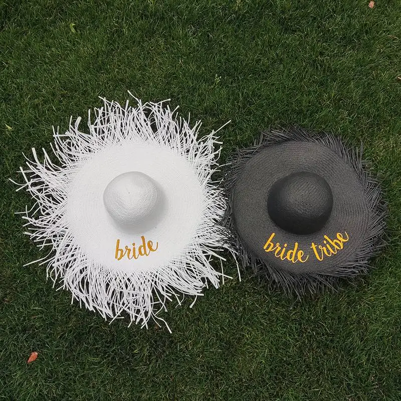 Женская соломенная шляпа с вышивкой и надписью |