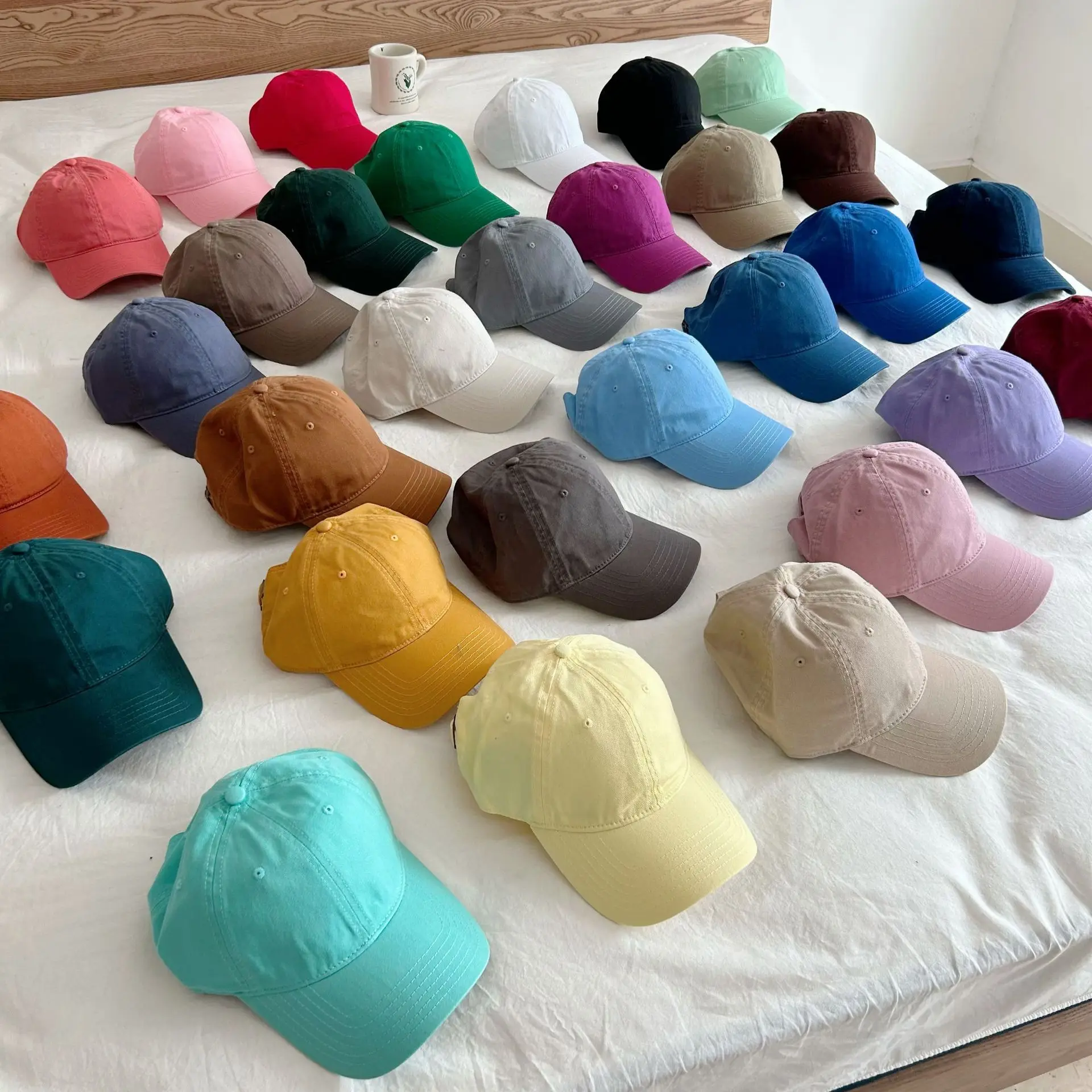 

Однотонная бейсболка для мужчин и женщин, универсальная маленькая весенне-осенняя Кепка с солнцезащитным козырьком «сделай сам», американ...