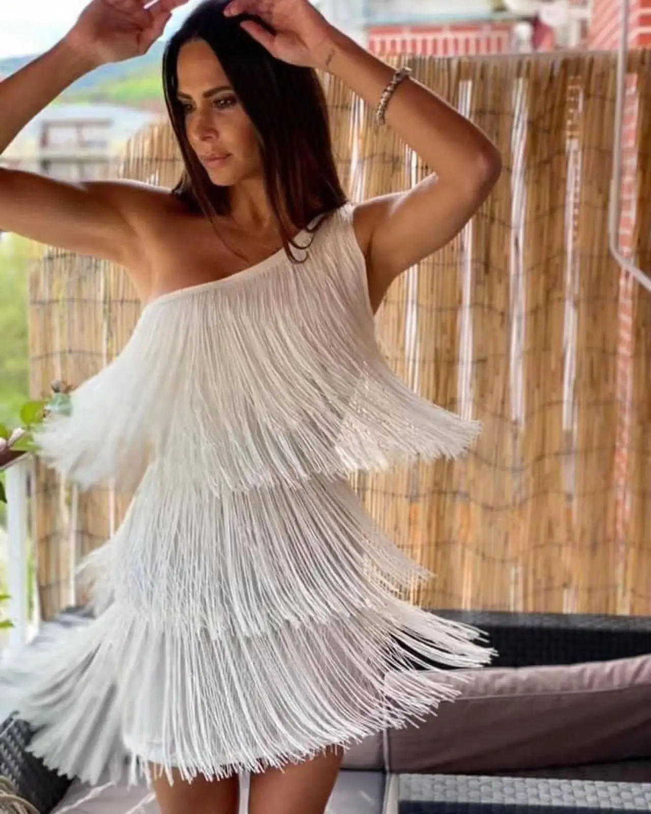 

Женское сексуальное мини-платье с кисточками, облегающее Клубное платье без рукавов на одно плечо с открытой спиной, элегантные вечерние пл...