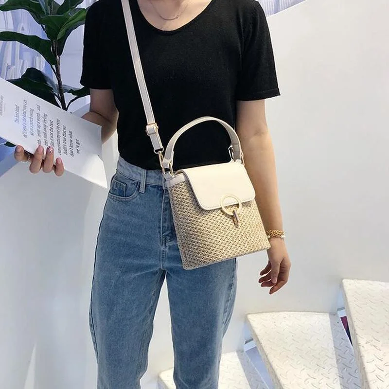 2023NEW Casual Chains Straw Bucket Bags Women Summer Messenger Bag Rattan Bags Beach Travel Purses and Handbags Shoulder Bag