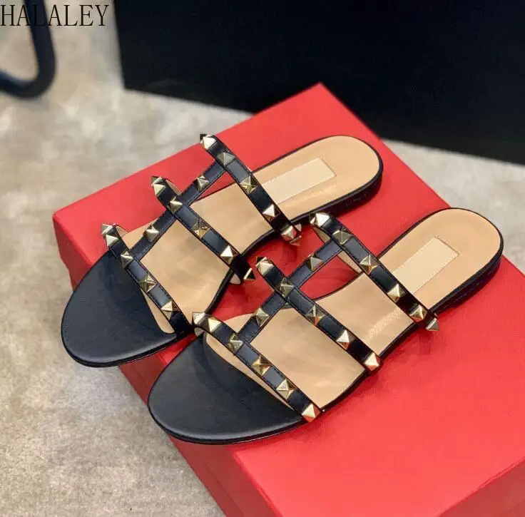 

Женские сандалии из натуральной кожи, с заклепками и открытым носком