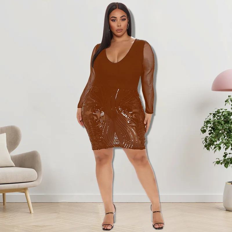 

Женское облегающее платье с длинным рукавом и глубоким V-образным вырезом