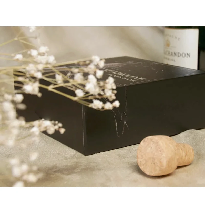 Крышка шампанского открывающаяся от Itselft Sparkling Джеймс Ван Фокусы крупным планом