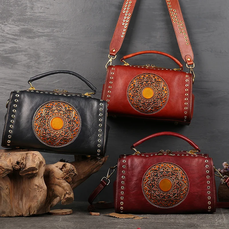

Genuine Leather Women's Bag Vintage Rivet Pillow Handbags Cowhide Large Capacity Portable Shoulder Messenger Bag For Women