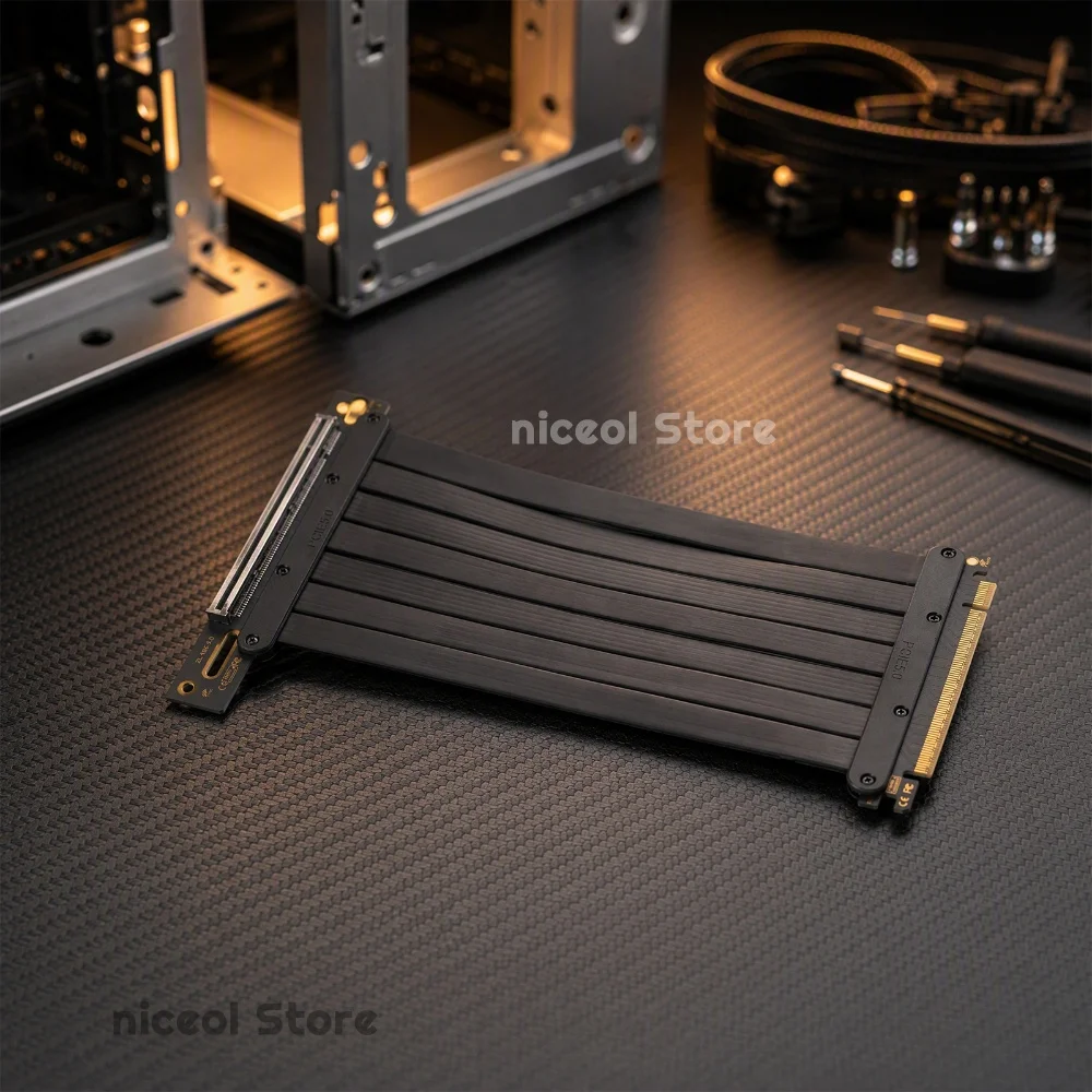 Фото Кабель-райзер для графического процессора PCIe 5.0 X16, 90 градусов, 20 см, плоский гибкий, 32 ГТ/с, с позолоченными контактами и 15-мм винтовым креплением. №1