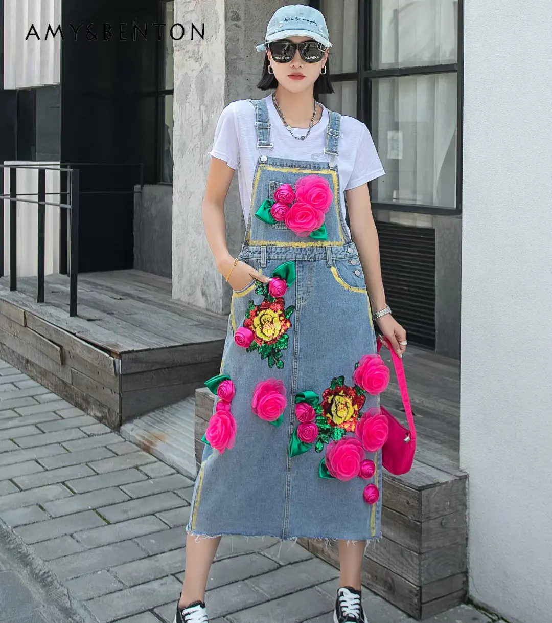 Spring and Summer New Heavy-Duty Graffiti Sequined Flower Denim Suspender Dress for Women Casual Floral Denim Skirt for Ladies