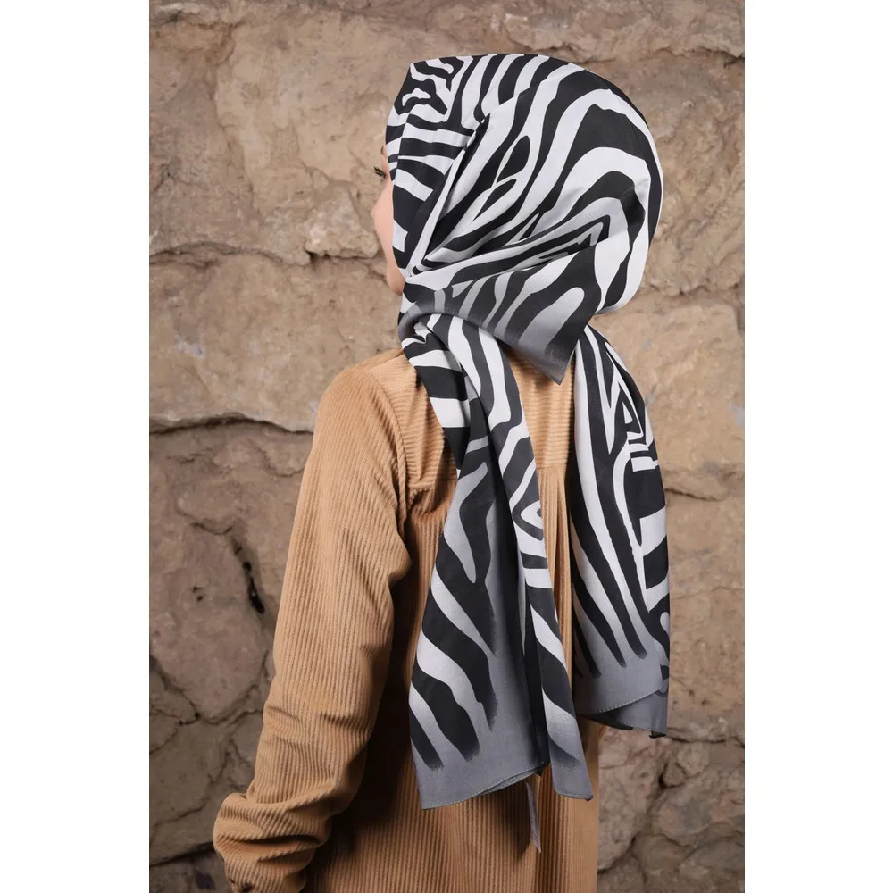 

Украшенная замша Dorlie