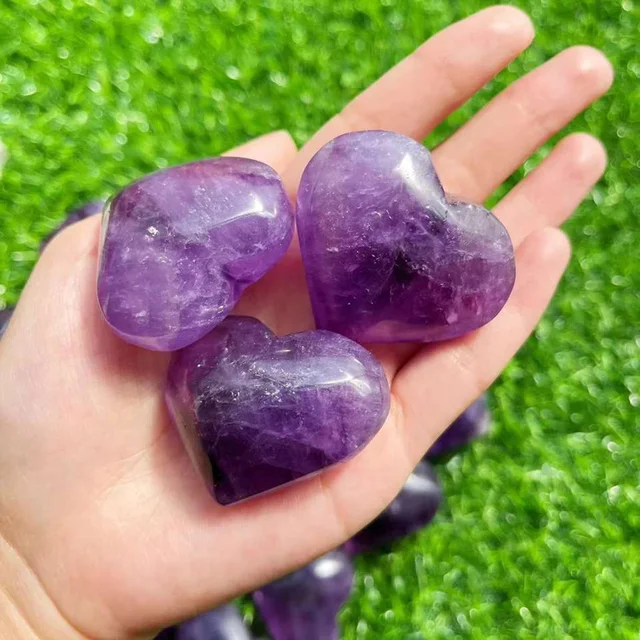Crystal love цена. Фиолетовый кварц аметист. Фиолетовый кварц камень. Лиловый кварц. Аметист сердце.