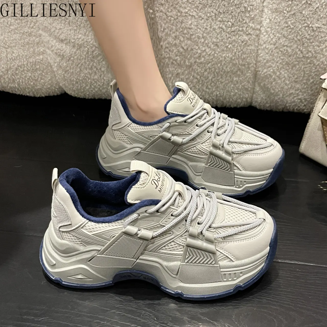 

Кроссовки женские на платформе, дышащие прочные, на вулканизированной подошве, теплая прогулочная обувь, модные дизайнерские, зимний сезон