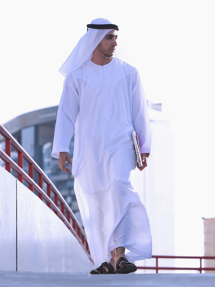 Muslim Fashion Men Robe Pakistan Islamic Clothing Worship Dress O-neck Arab Dubai Oman Robe + Turban + Headband Three-piece Set