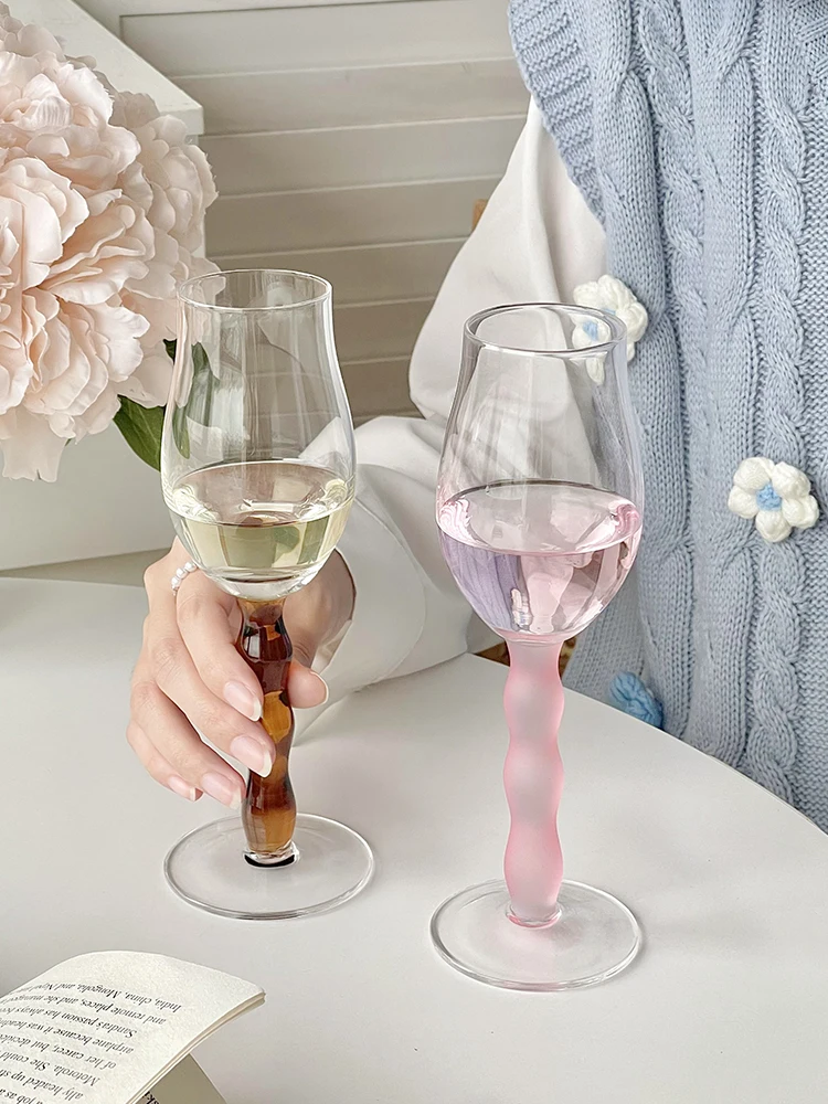 

Vintage Style Niche Champagne Glass Sweet Wine Glass High Value Women Home Cider Wine Glass Goblet Twist Handle Cup