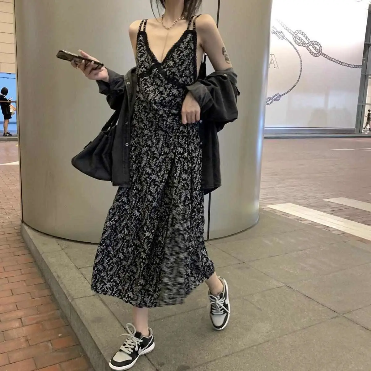 

Womens Sleeveless Dress V-neck Floral Print Black Lace Sexy Female All-match Mid-calf Length Double Strap Korean Style Retro New