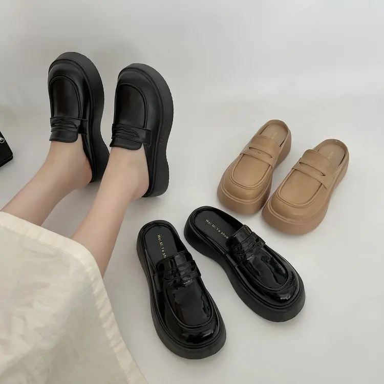 

Cover Toe Female Shoes Womens Slippers Outdoor Low Loafers Platform Mules Sexy Slides 2022 Patent Leather PU Rome Hoof Heels Rub