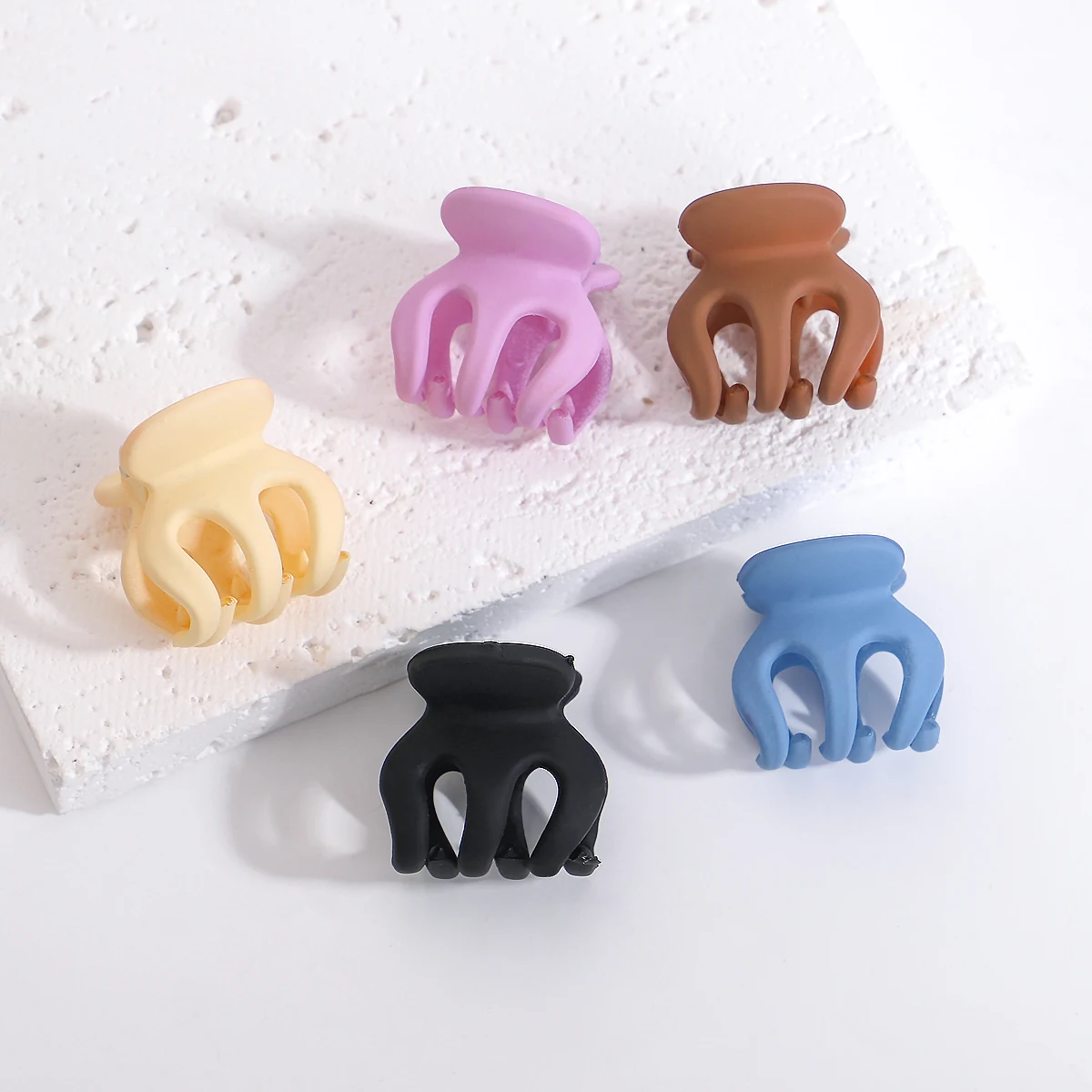 

5 шт. милые пластиковые мини-заколки для волос карамельных цветов для женщин и девочек 2022 модные заколки для волос инструмент заколки аксесс...