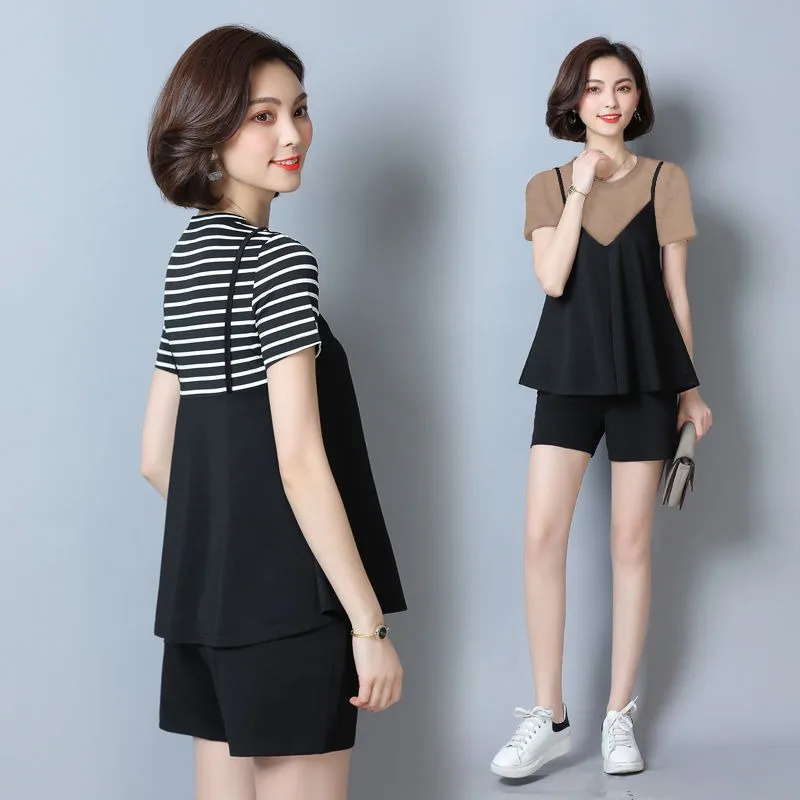 

Women's Suit Summer 2022 New Striped Short Sleeve Belly Covering Fashion Loose Shorts Two Piece Set SJ433