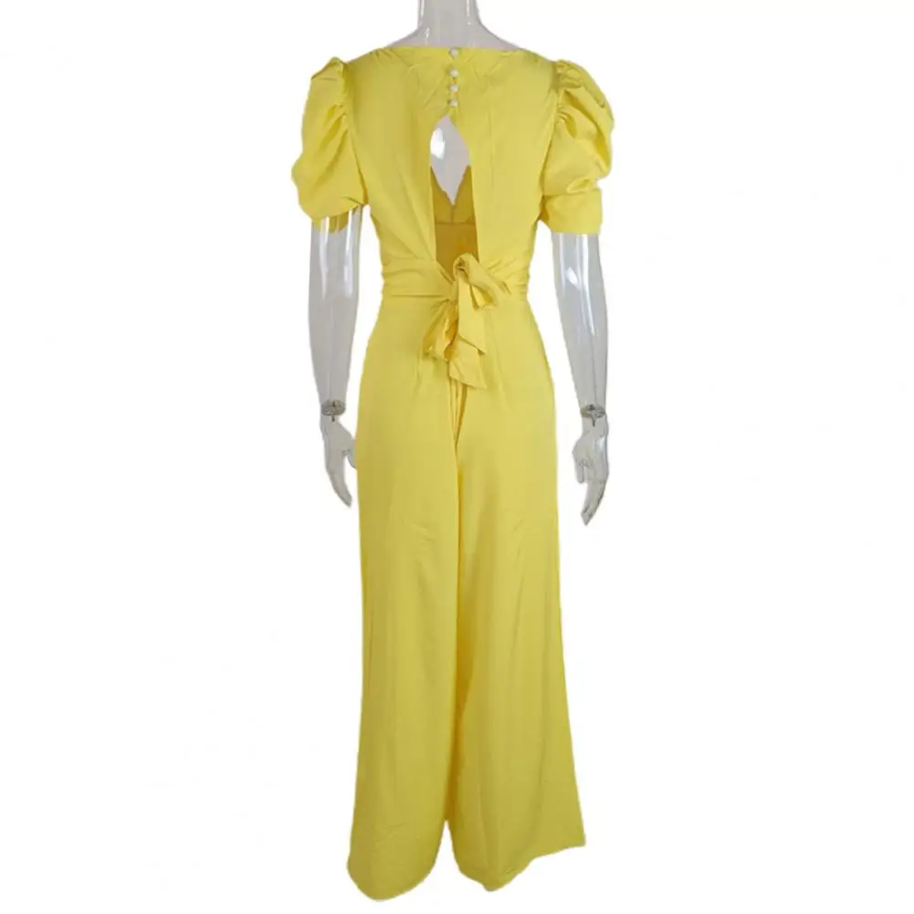 

Комбинезон женский тканевый с рукавами-фонариками и V-образным вырезом