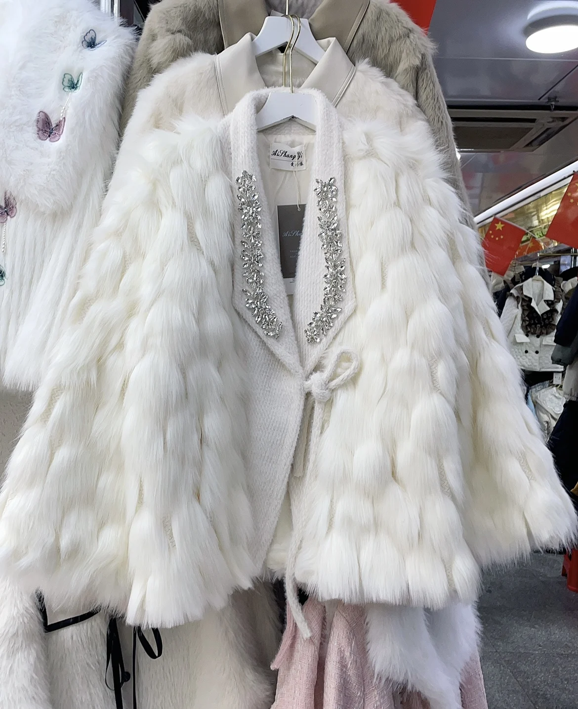 2023 New Winter Fashion Elegant Lady Fake Fox Fur Overcoat Diamond V-neck Fairy Fluffy Jacket Coat Loose Long Sleeve Outerwear