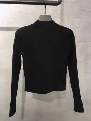 Женский трикотажный свитер с V-образным вырезом на осень/зиму |