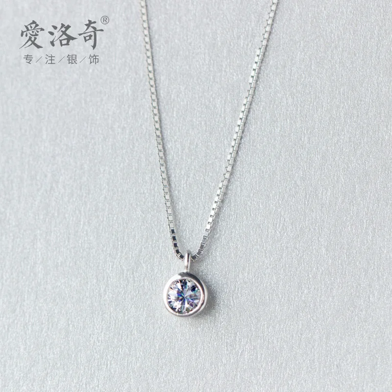 

Женское Ожерелье с одним бриллиантом