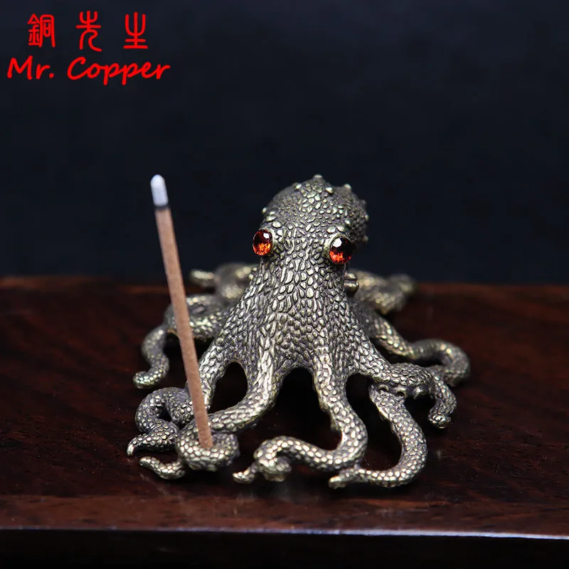 

Red Eyes Octopus Statue Retro Brass Tea Pet Desktop Ornament Home Decorations Accessories Crafts Animal Figurines Incense Holder