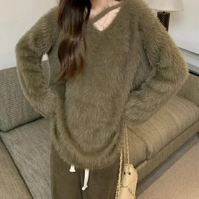 

Autumn and Winter Women's New Mink Plush Sweater Women's Fashion Thickened Mesh Red V-Neck Knitwear Casual Top Women's