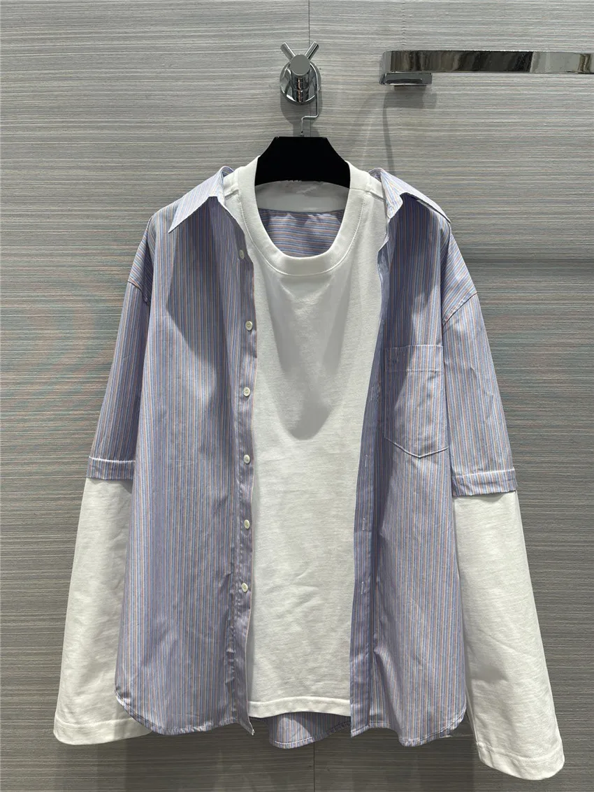 

Блузка женская свободного покроя с асимметричными полосками