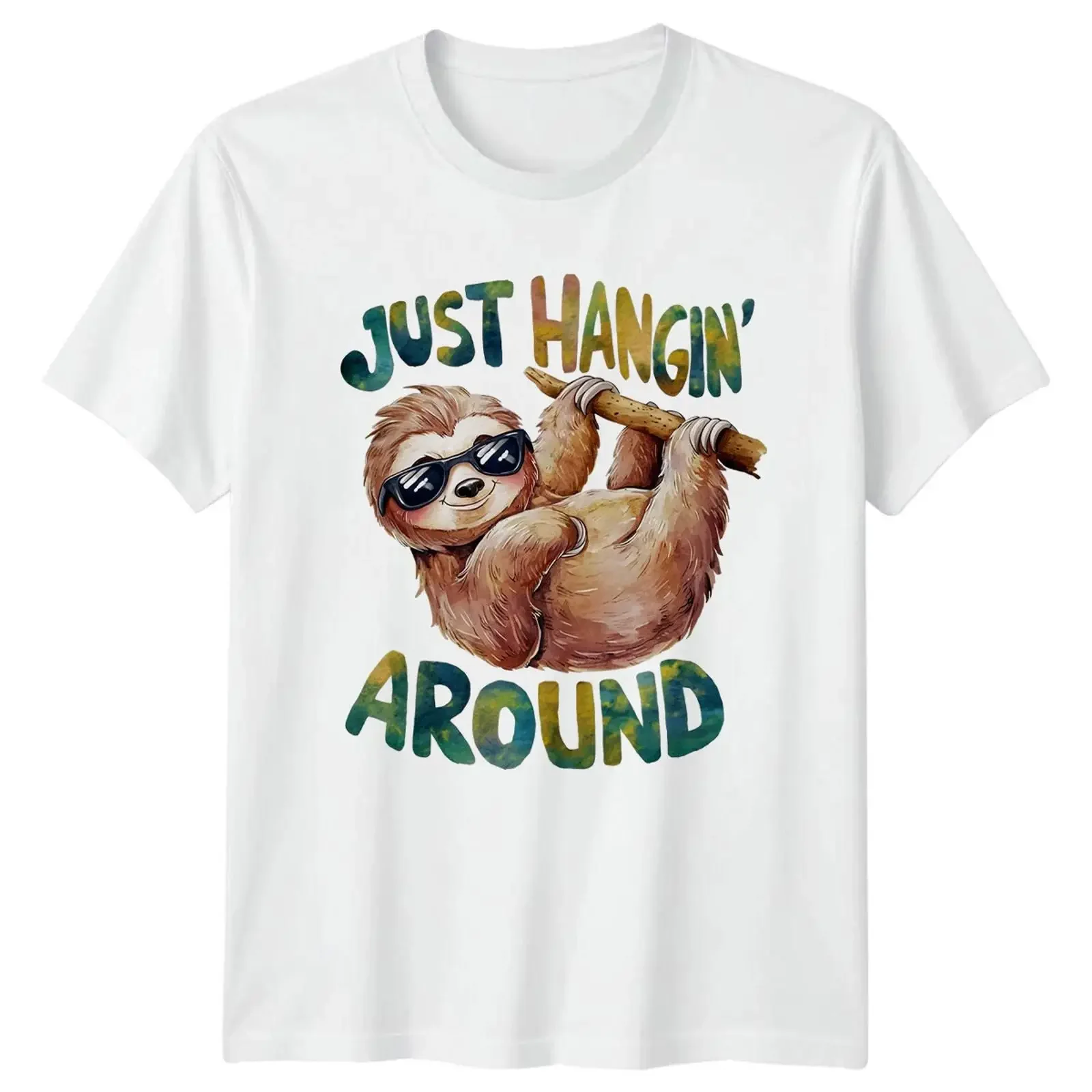 Фото Футболка с забавной надписью «Sloth Just Hangin' Around» в стиле винтаж, дизайнерская одежда с эффектом потертости, мягкая, с графическим принтом, удобная, универсальная. №1