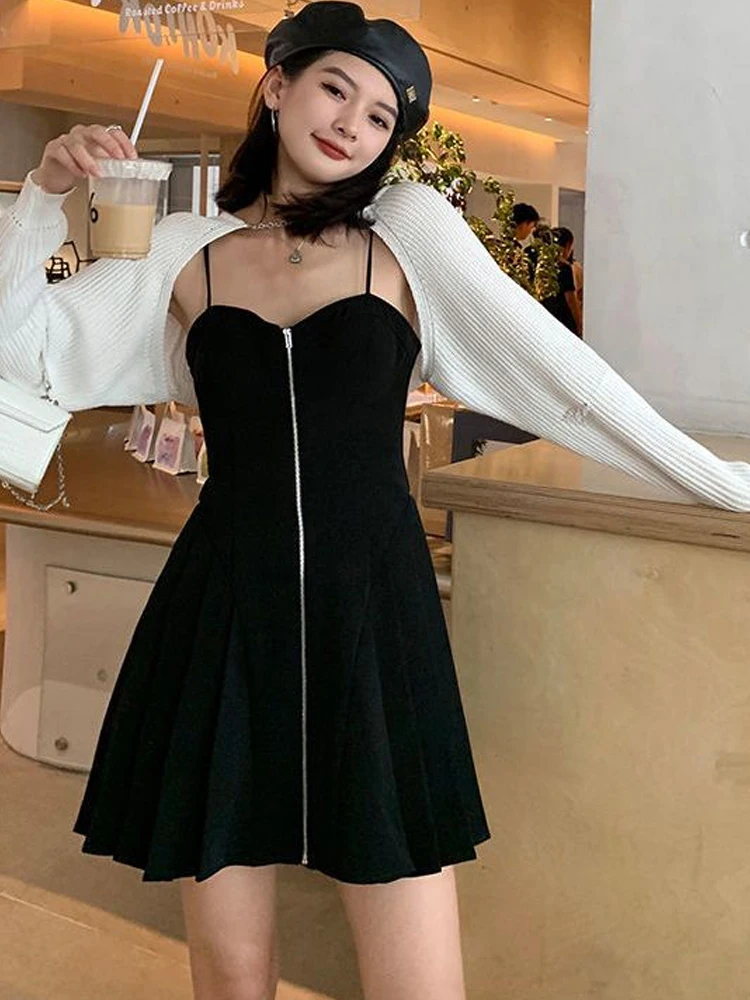 

Женский трикотажный комплект из топа и бюстгальтера, на молнии