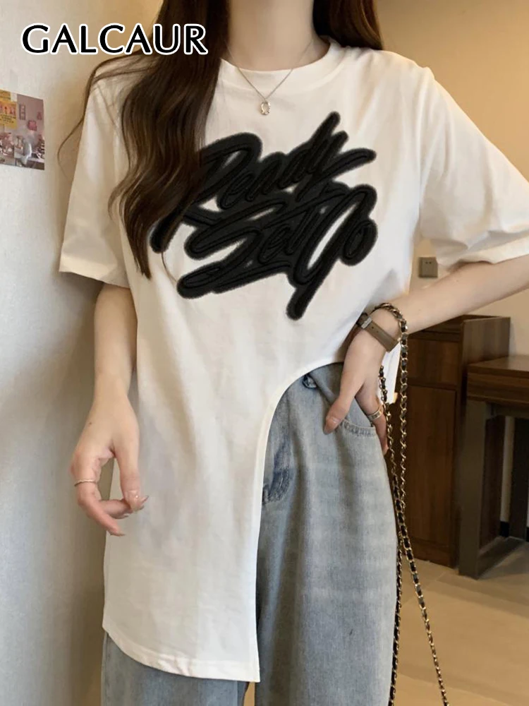 

Футболка женская с Вышивкой Букв, круглым вырезом и коротким рукавом