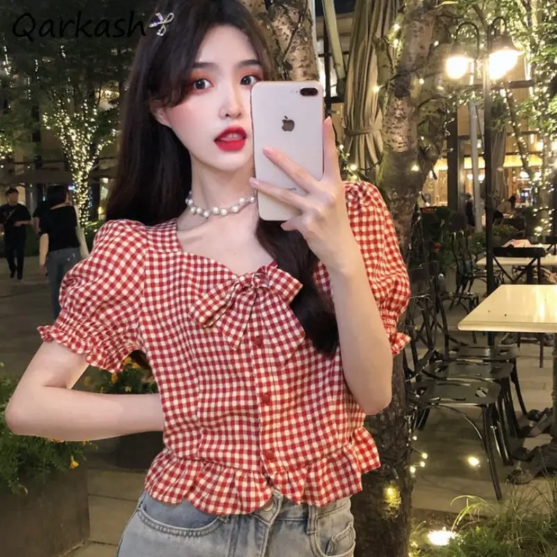 

2022 summer sweet short-sleeved red plaid shirt women's summer French design sense square neck short top shirt