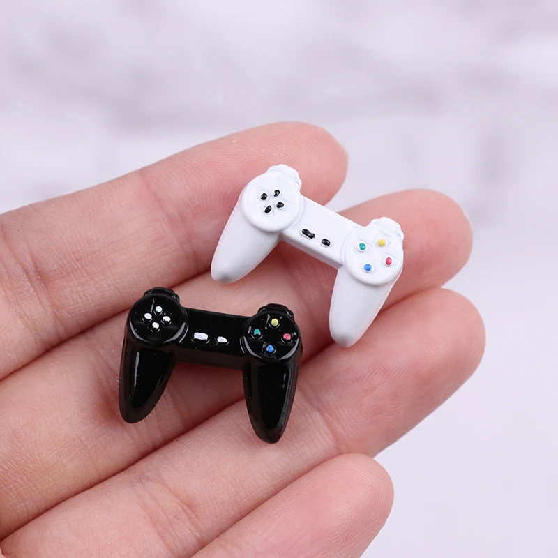 

1pcs Dollhouse Mini Model Gamepad Simulation Беспроводная игровая контроллер 1:12 Украшение кукол