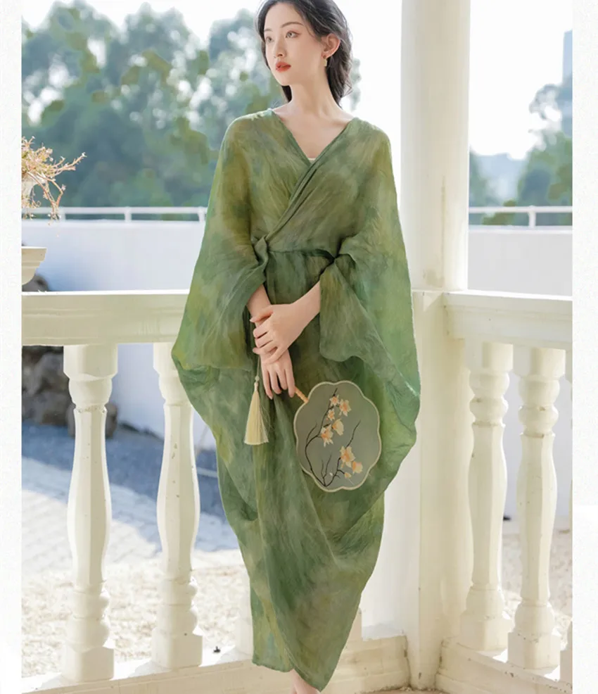 Женское льняное платье с рукавом летучая мышь и V-образным вырезом