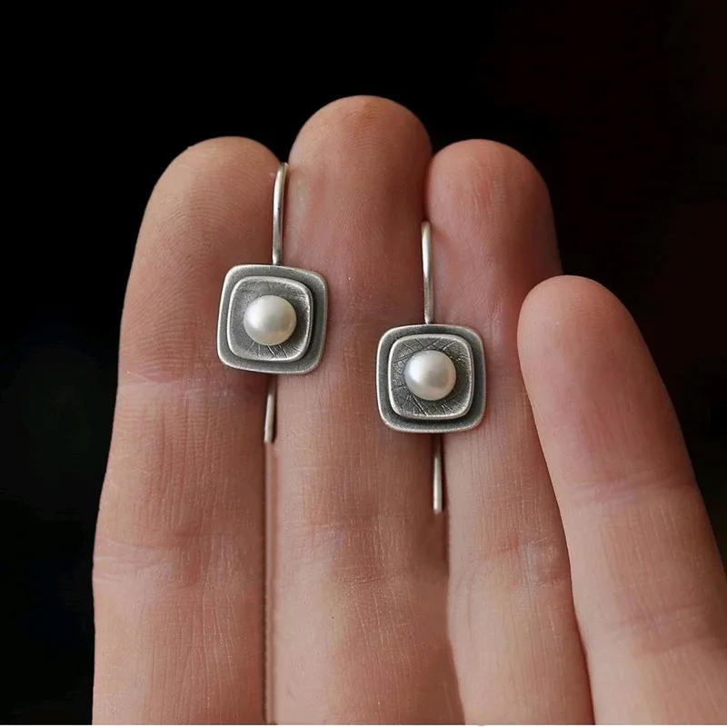

Exquisite Round White Pearl Earrings Simple Fashion Silver Color Metal Double Layer Square Long Dangle Earrings for Women