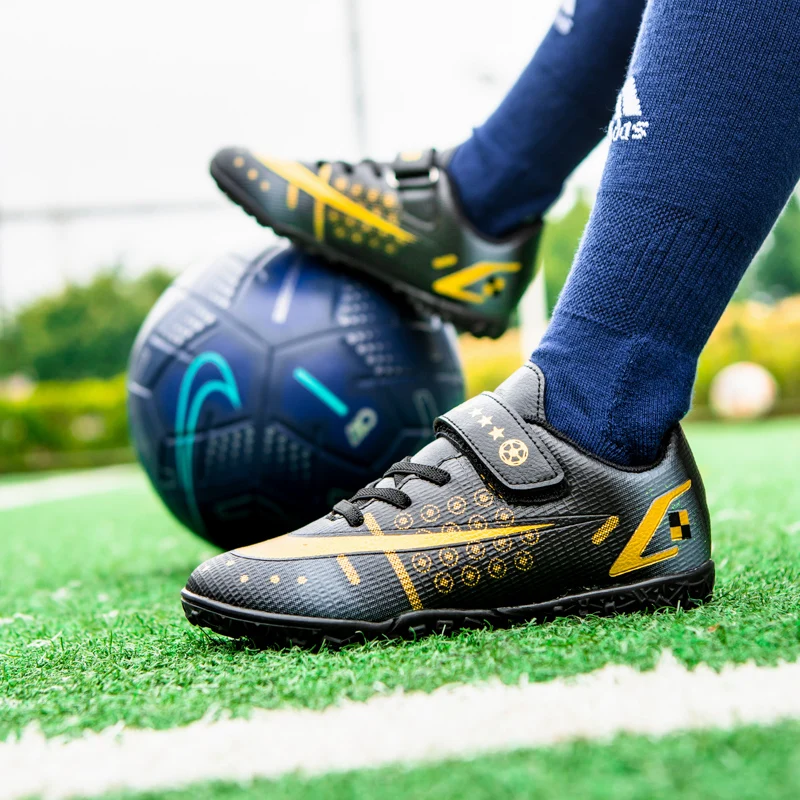 Hot 10 Year Old Boys Football Boots TF Child Futsal Soccer Shoes Children Outdoor Football Sneakers Size 31-39 zapatos de fútbol
