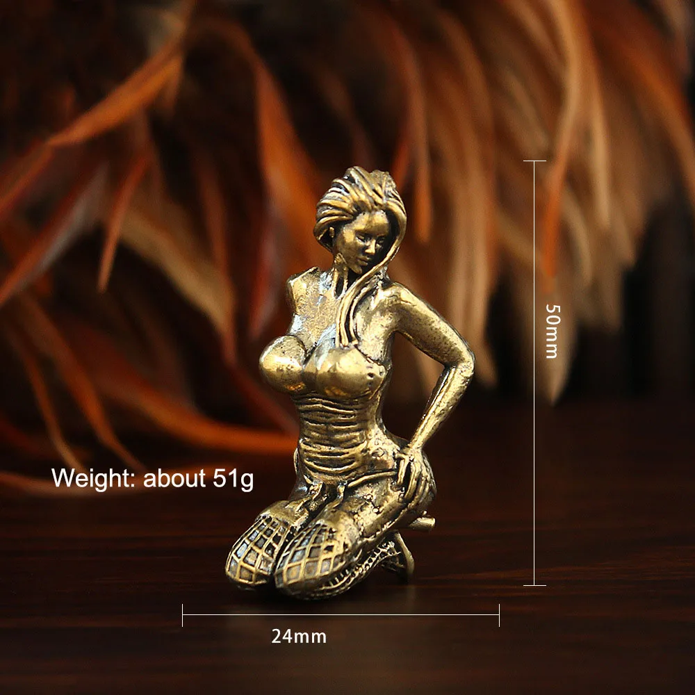 

Миниатюра из латуни "Сексуальная леди"