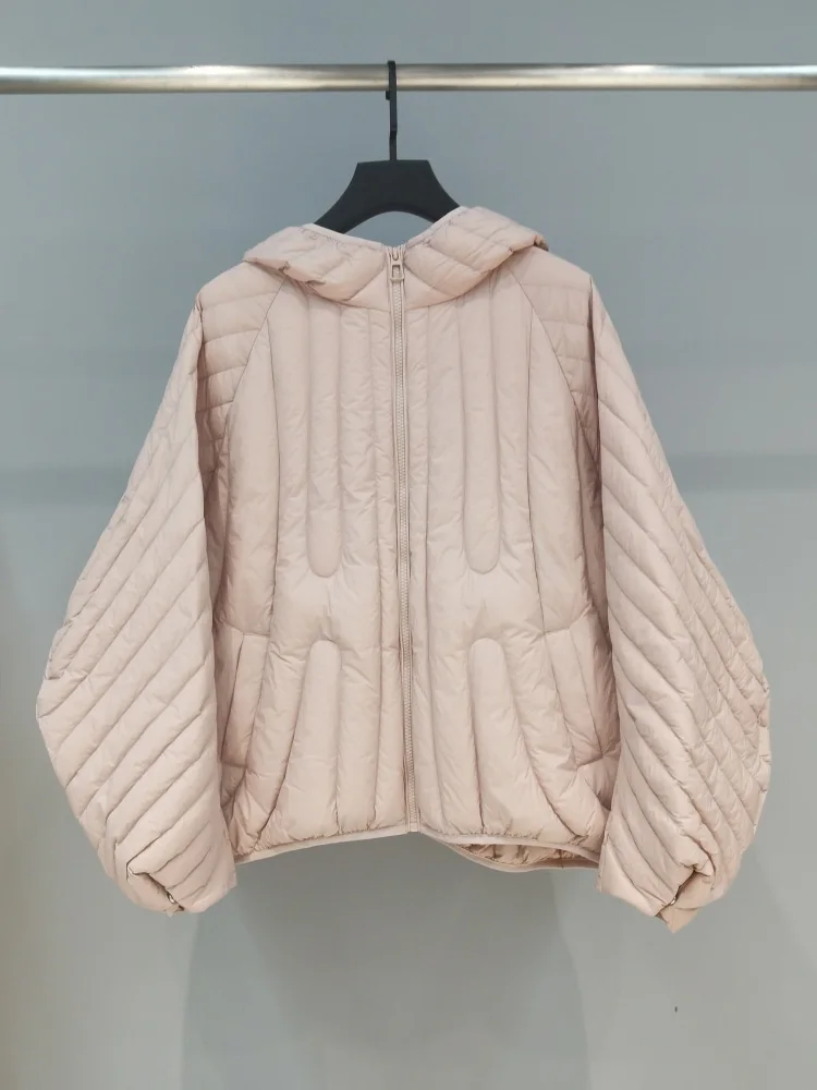 Женская куртка-пуховик с капюшоном на осень/зиму