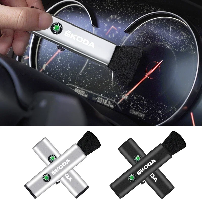 Автомобильная выдвижная щетка для очистки воздуховыпускного отверстия Skoda Octavia