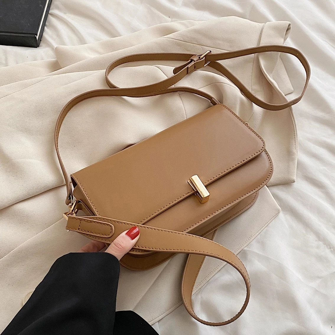 

Underarm Crossbody Messenger Sling Bags 2022 Trendy Summer Simple Small PU Leather Women's Designer Luxury Brand Shoulder Bag Ha