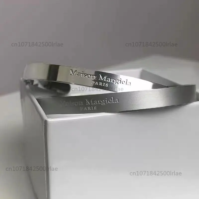 

Maison Margiela Bracelet Fashion MM6 Titanium Steel Classic Smooth Frosted Open-ended Couple Personalized Pulseras Jewelry Joyas