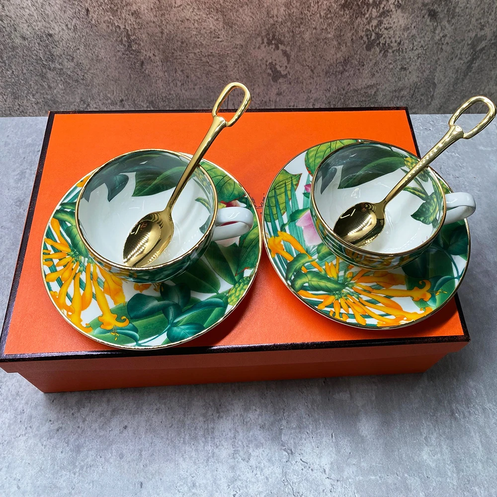 2021 New Green Color  Luxury  Coffee Cup and Saucer Set with Gold Handel Ceramic Cappuccino Afternoon Tea Cup YC88