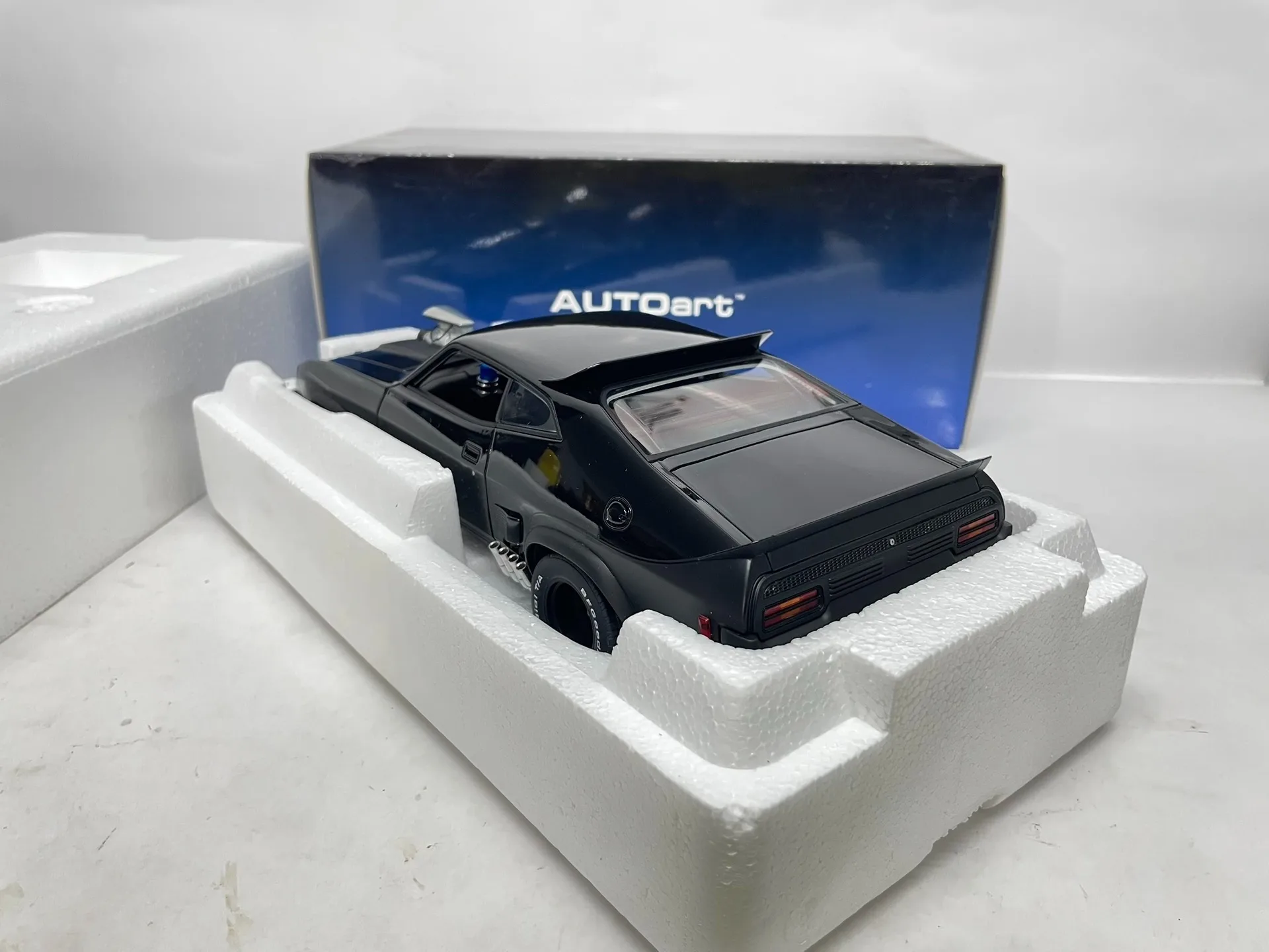 Autoart 1:18 Falcon XB Black Simulation Limited Edition все открытые металлические статические модели
