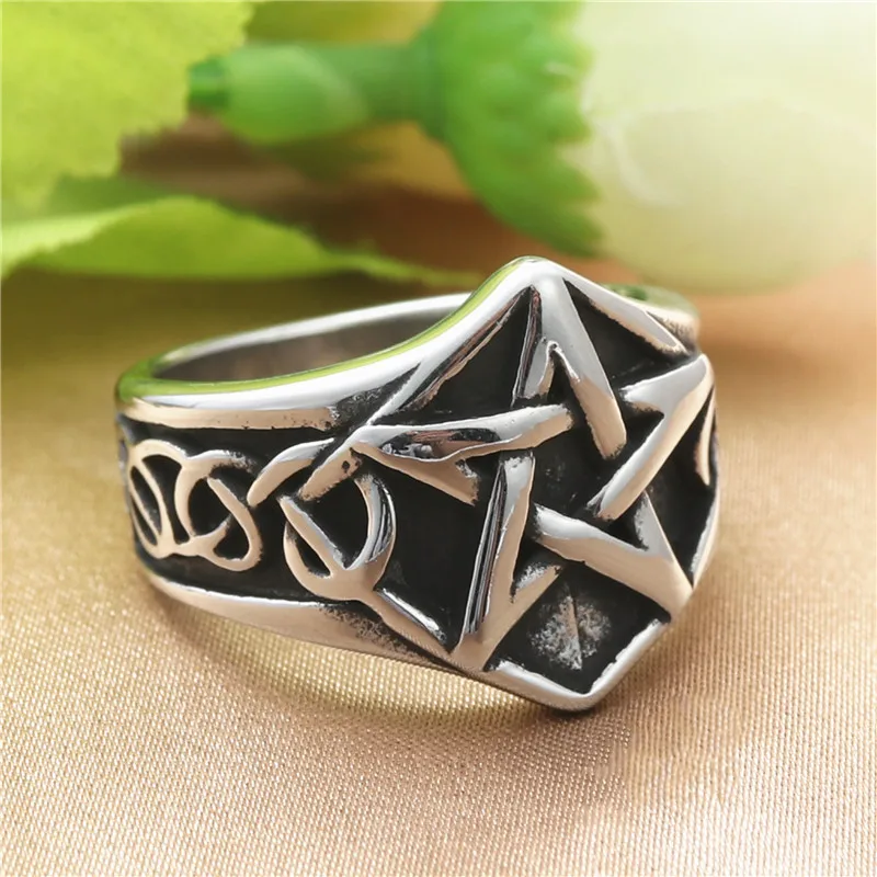 

European and American fashion jewelry pentagram rings for men, retro accessories domineering stainless steel trendy men's ring