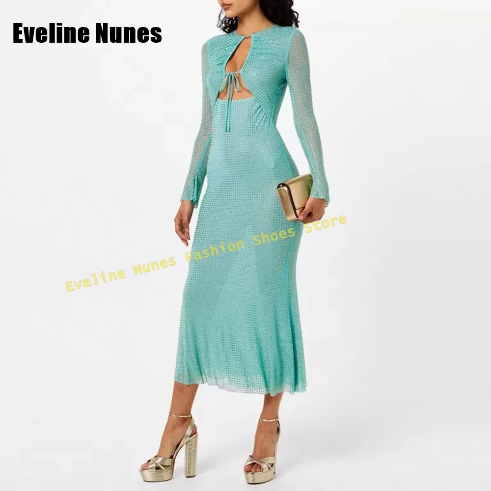 Женские босоножки на блочном каблуке золотого цвета с металлическим блоком