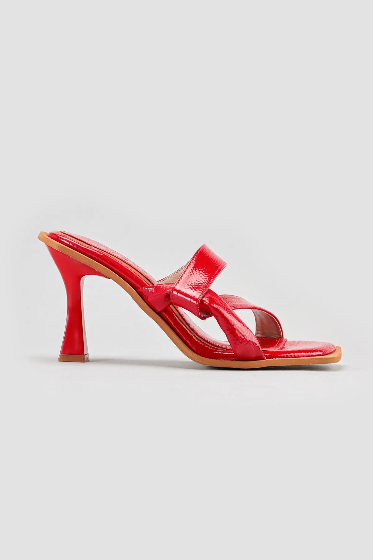 

Women's Red Cross Detailed Heels Slippers
