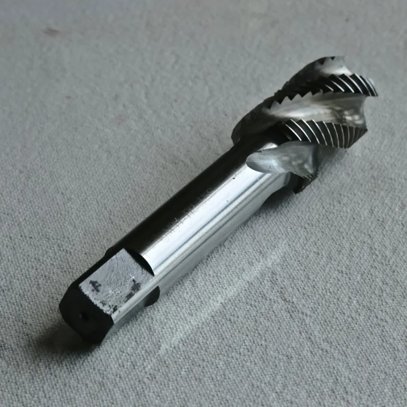 

Cost Sale of 1PC M27-M36 HSS652 Made Full CNC Grinded Spiral Flute Machine Screw Tap for Threading Steel Metal Workpieces