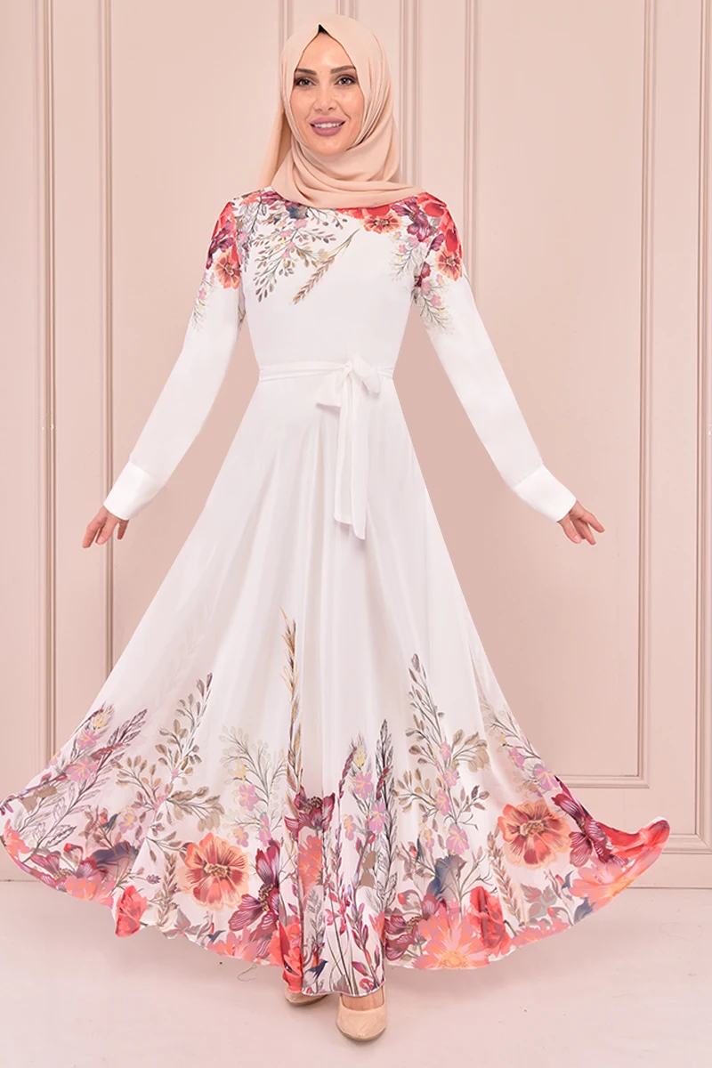 

Шифоновое платье с поясом белого цвета KBR21354