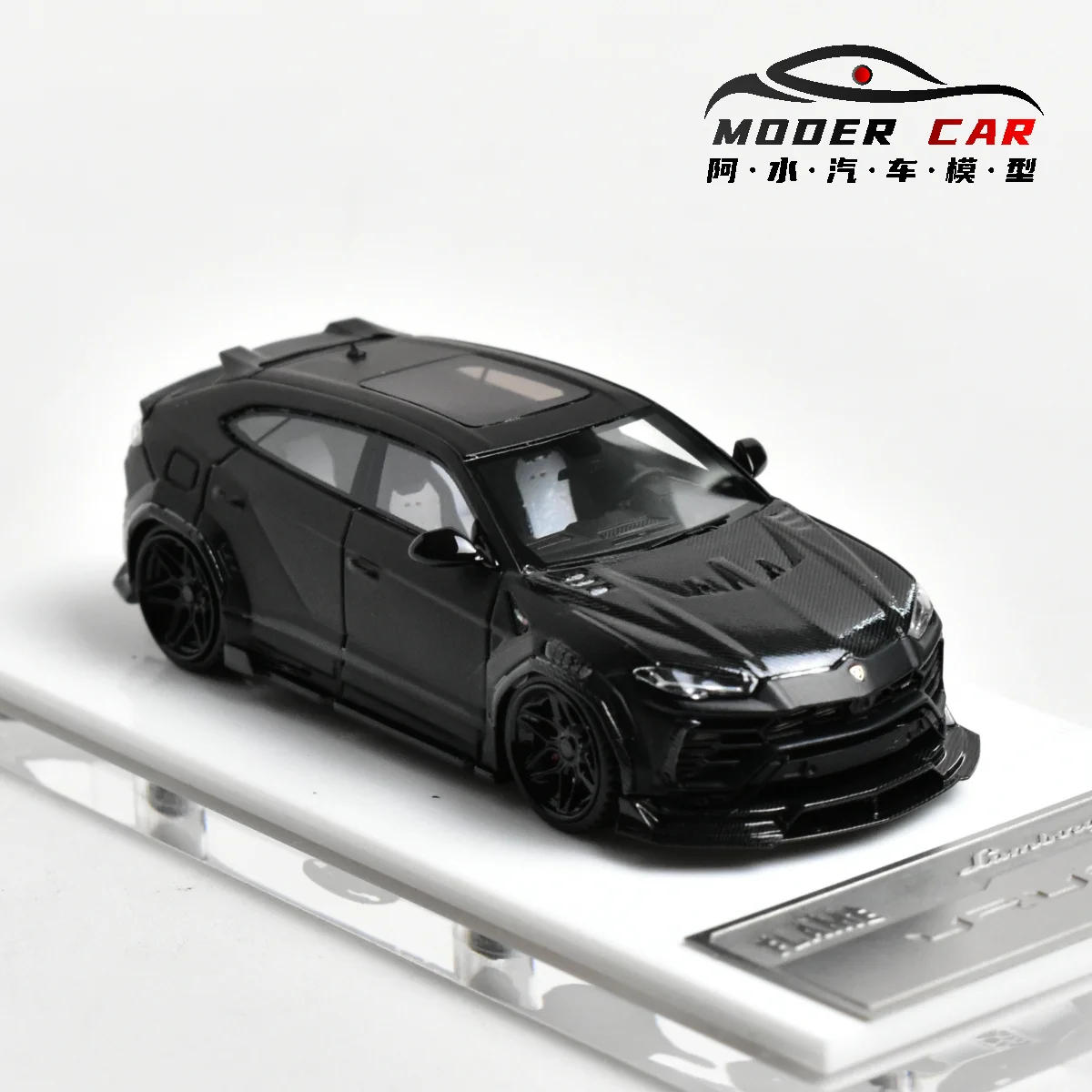 Фото Литая под давлением модель автомобиля из смолы Flame 1:64 URUS №2