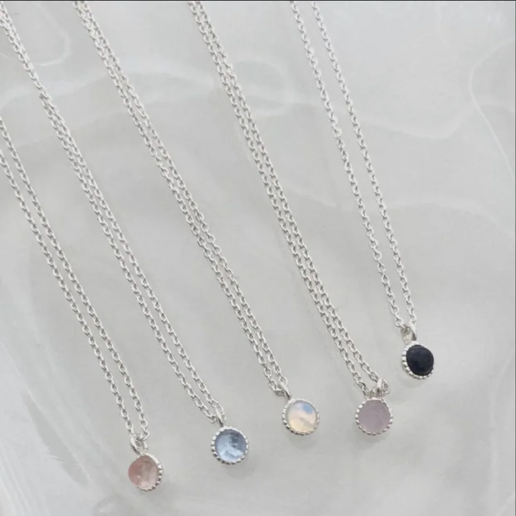 

Korean Version of The Minimalist S925 Sterling Silver Natural Crystal Stone Necklace Mini Pendant Clavicle Chain Luxury Jewelry